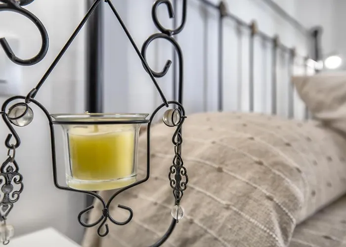 Fleming, Comodo Junto Mezquita Y Juderia *